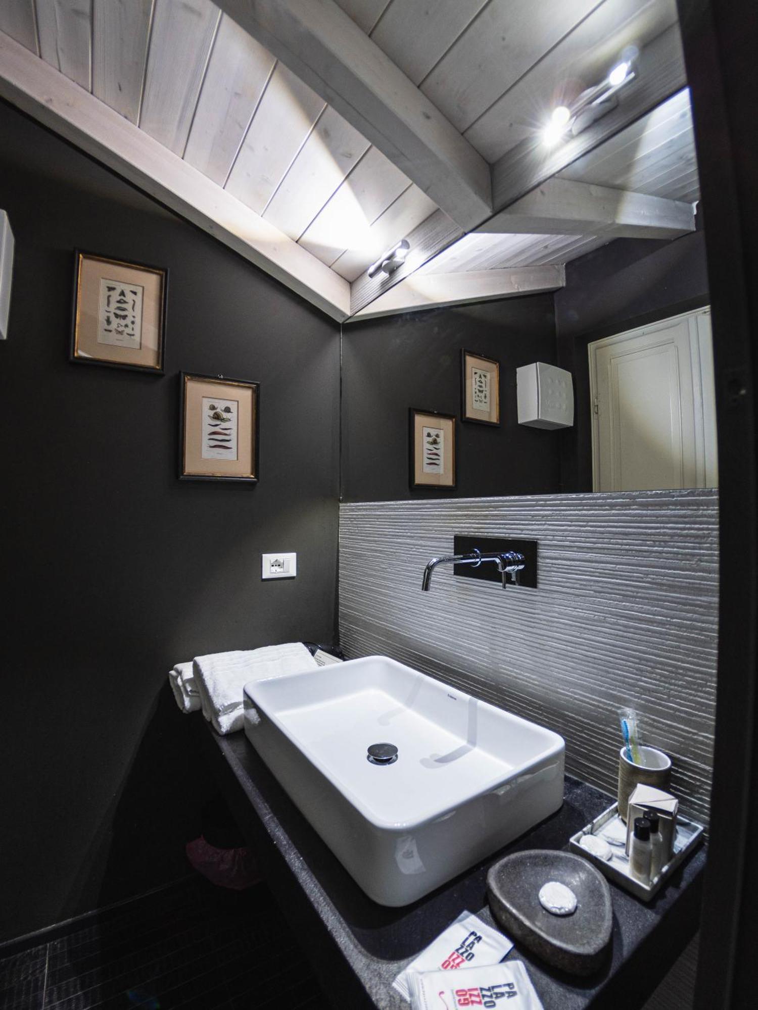 Palazzo Gozzi Bed & Beauty Bed and Breakfast Parma Exteriör bild