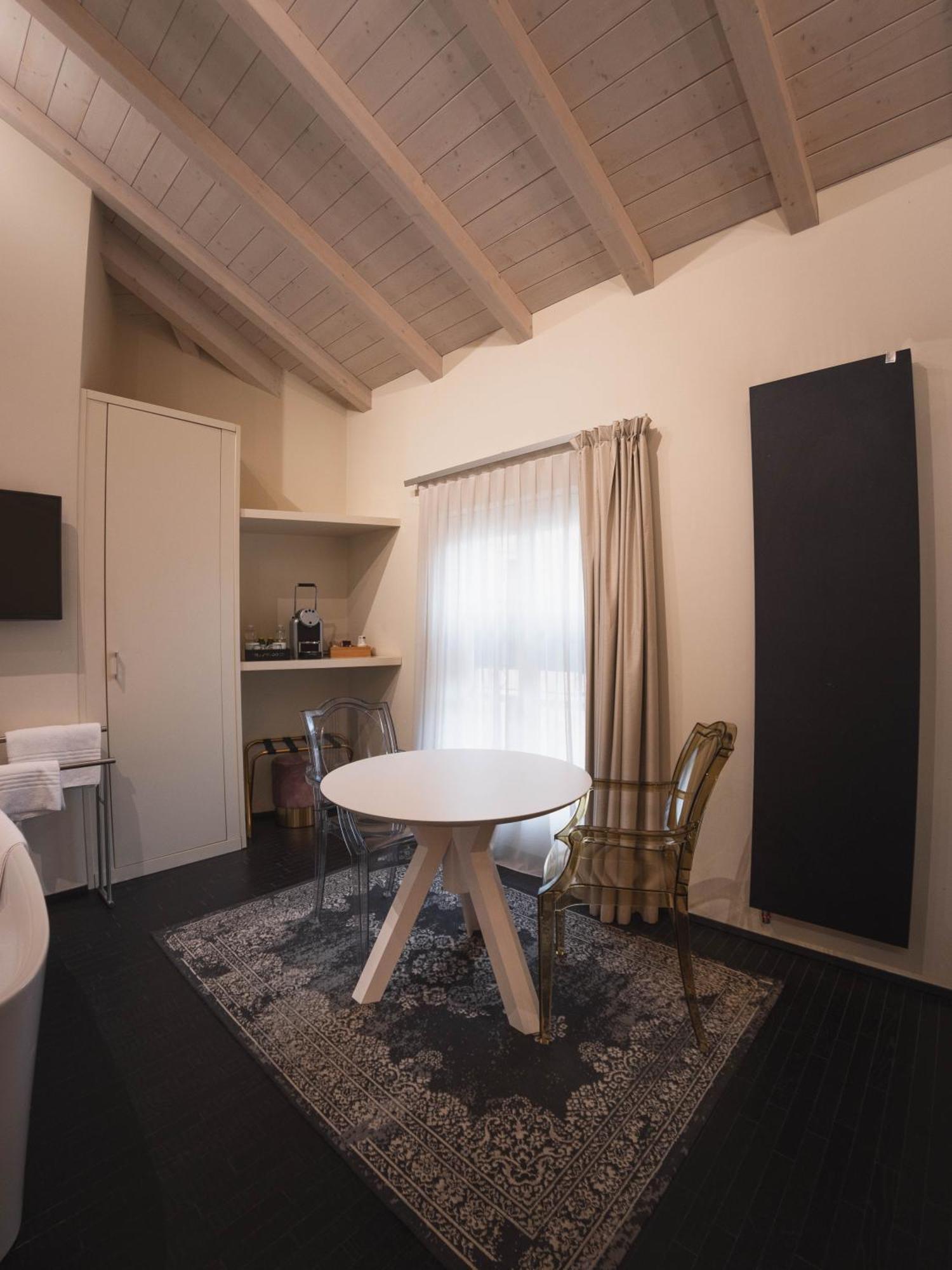 Palazzo Gozzi Bed & Beauty Bed and Breakfast Parma Exteriör bild